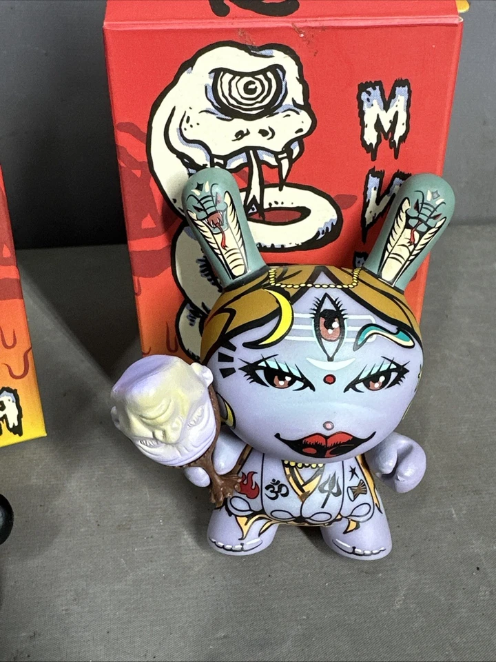 2 Kidrobot Dunny 2016 serie Mishka “Keep Watch” figura de vinilo ojo raro y Shiva Foto 3 de 4