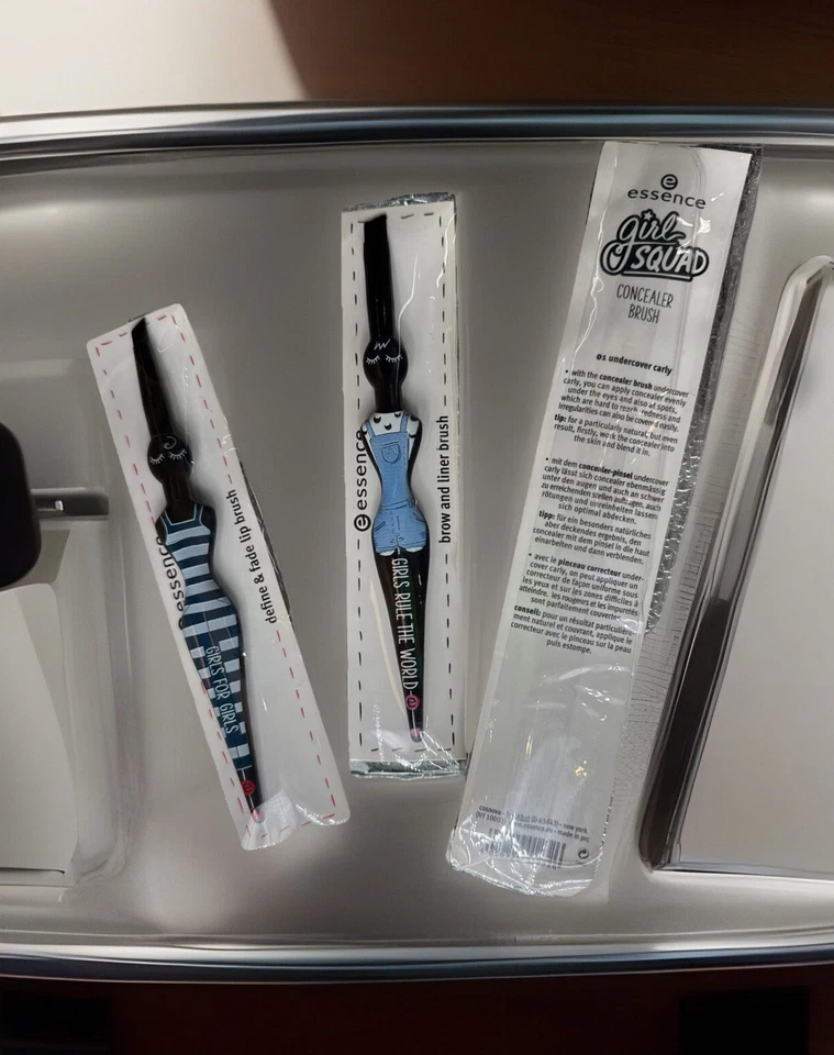 3x essence GIRL SQUAD Pinsel 01 BROW & LINER + Cream + DEFINE & FADE LIP brush - Bild 2 von 4