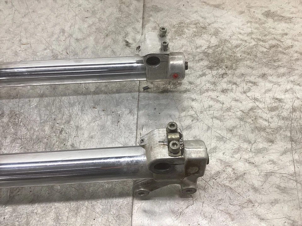 KTM 125 EXC 1992 OEM SUSPENSIÓN DELANTERA DERECHA IZQUIERDA HORQUILLAS AMORTIGUADORES Foto 3 de 4