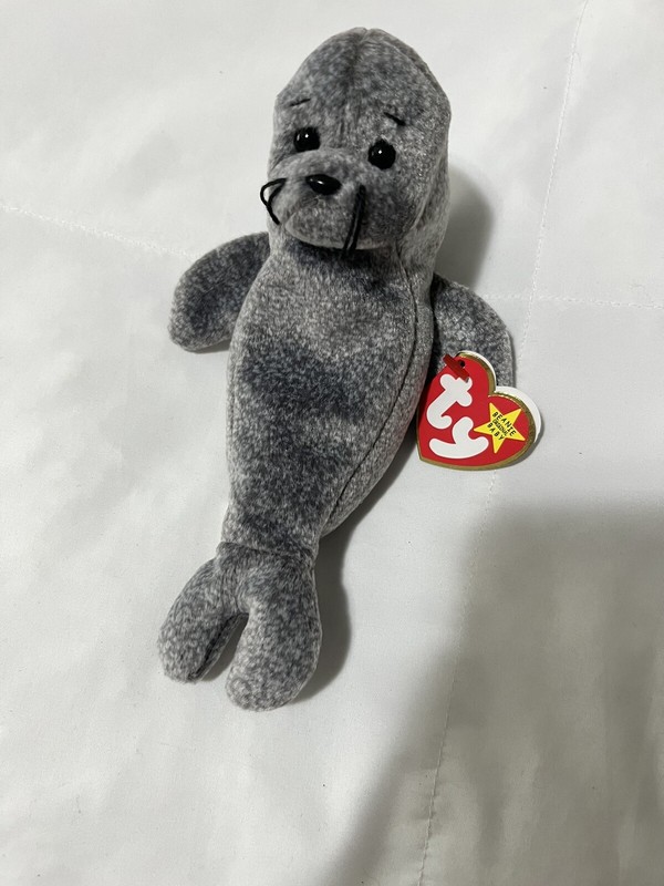 “SLIPPERY” TY BEANIE BABY GREY SEAL, ERROR, PE PELLETS - MINT CONDITION!