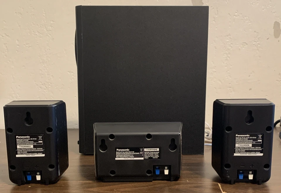 Sistema compacto de altavoces y subwoofer para cine en casa Panasonic 5.1 negro Foto 3 de 4