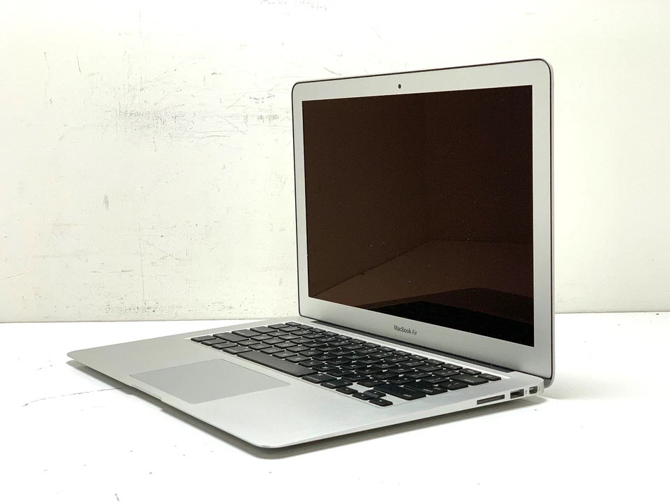 MacBook Air 13" 2011 | i5-2257M | 4GB RAM | 64GB SSD | 139 Ciclos | LINUX | LEER Foto 4 de 4