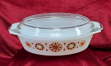 Vintage Pyrex Casserole Dish with original lid TOEDO pattern England