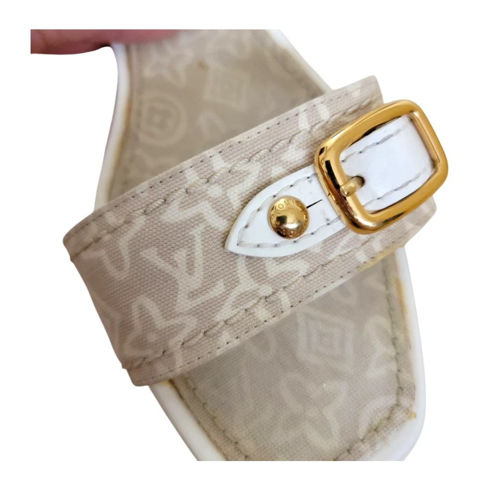 Sandálias Louis Vuitton vintage monograma salto gatinho couro branco mulas 9 39 - Imagem 2 de 4