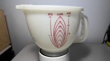 VTG Tupperware Mix N Store 8 Cup Measuring Cup W/ Lid Batter Bowl 500-7