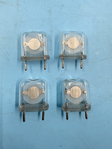 Lot Of 4 QUARTZ CRYSTAL FREQUENCY CONTROL BLILEY BG27 GLASS PACKAGE  &F2-A-84