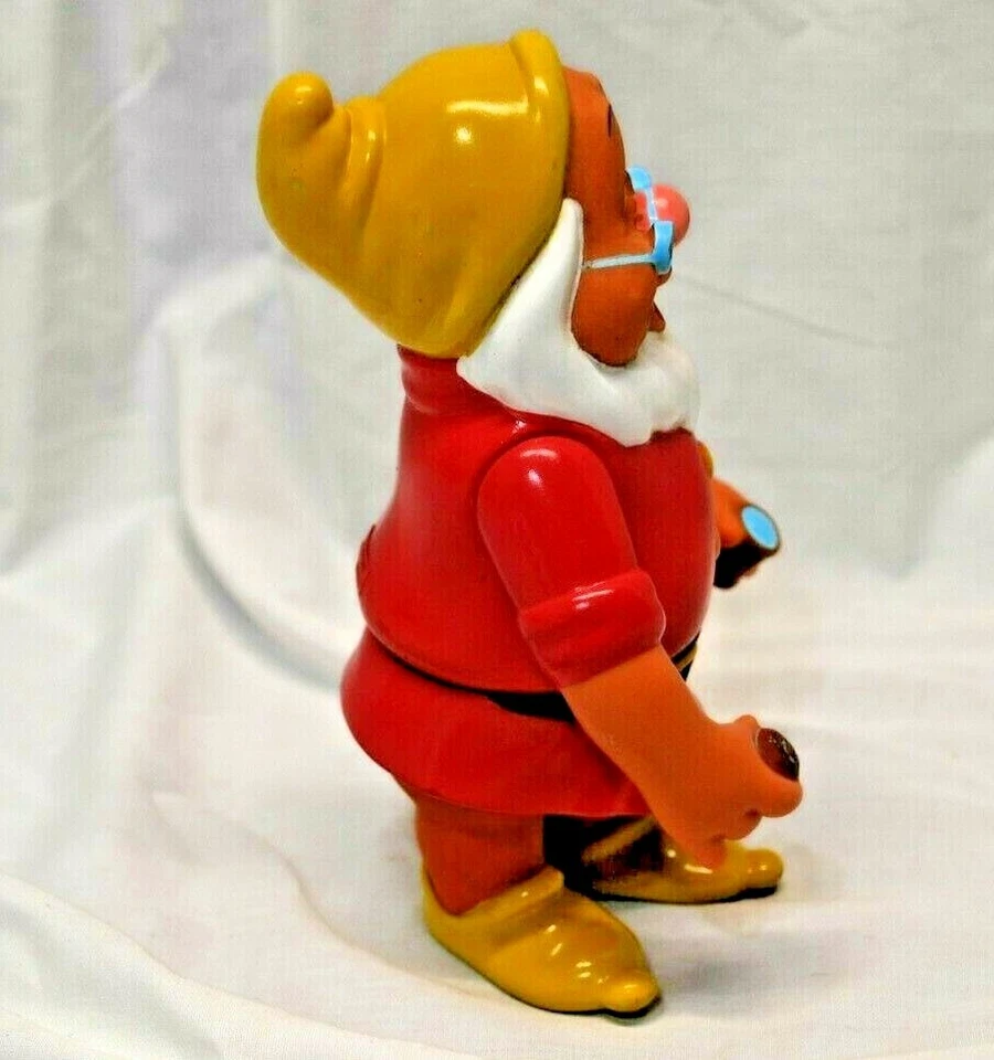 Boneco de vinil Disney's Vintage Branca de Neve e os Sete Anões Doc 6" - Imagem 4 de 4