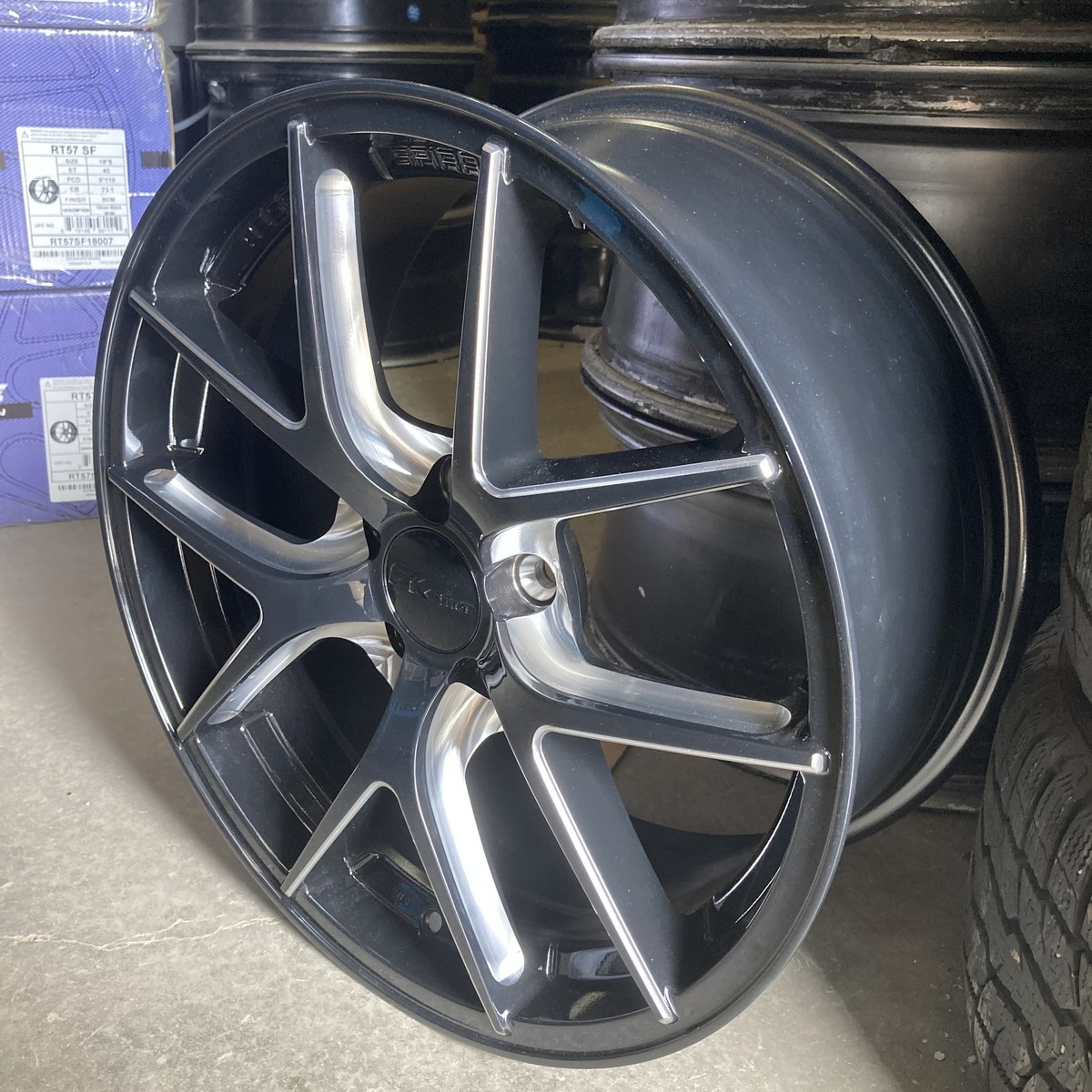 FK Ethos 18'' Gloss Black and Machined RT57 SF 18x8 5x110 Set of