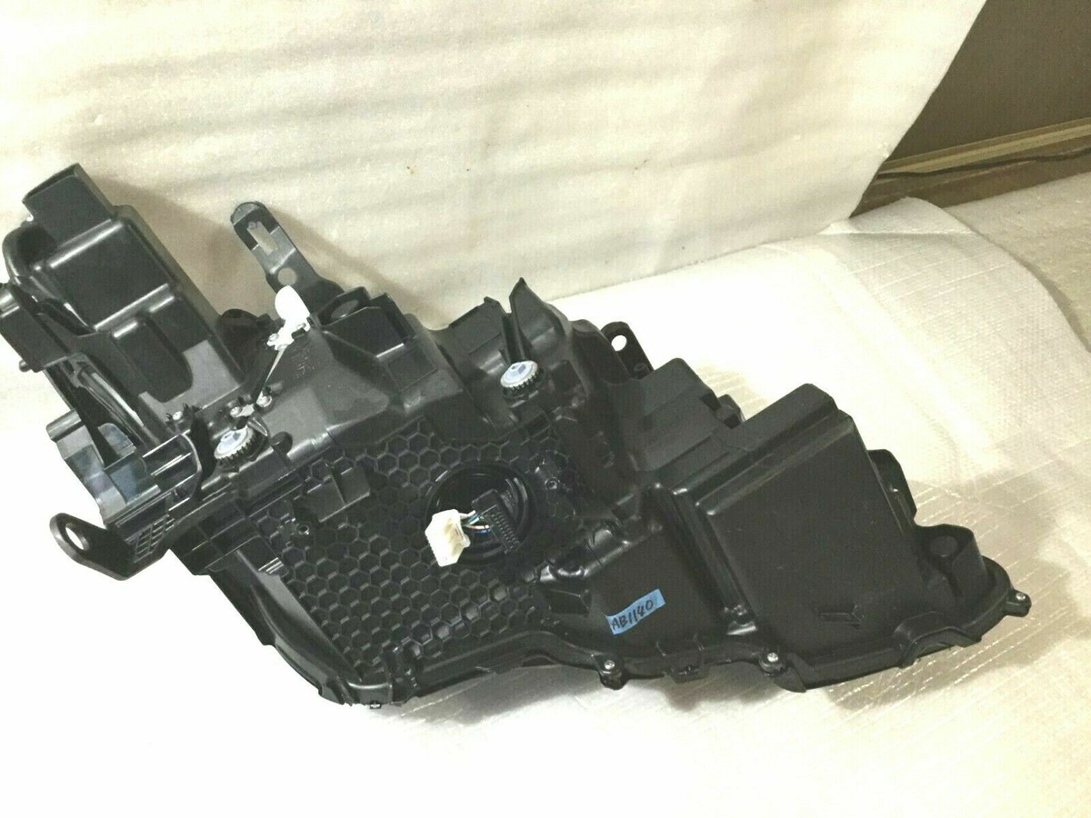 Toyota Crown RS / Hybrid Genuine Left Headlight Koito 30-452