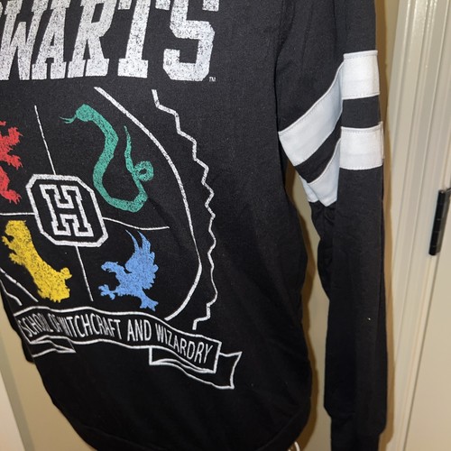 Harry Potter Gryffindor Sweater Medium Hogwarts School Of Witchcraft Wizardry - Picture 5 of 8