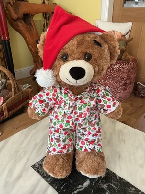 Build a Bear Big Ted trägt seinen Weihnachtspyjama & Nikolausmütze ''Tadellos/Etikett''