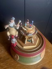 HALMARK  “THE MERRY OLD TOYMAKER”  Musical  Animated Santa Clock Tabletop 2005