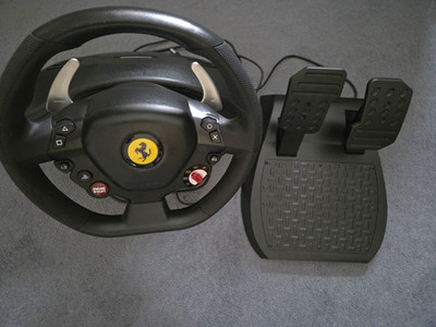 Thrustmaster T80 Ferrari 488 GTB Edition Rennlenkrad mit Pedalen, PS4,PC, kabel