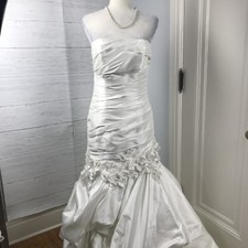 ANJOLIQUE STRAPLESS WEDDING GOWN SIZE 10