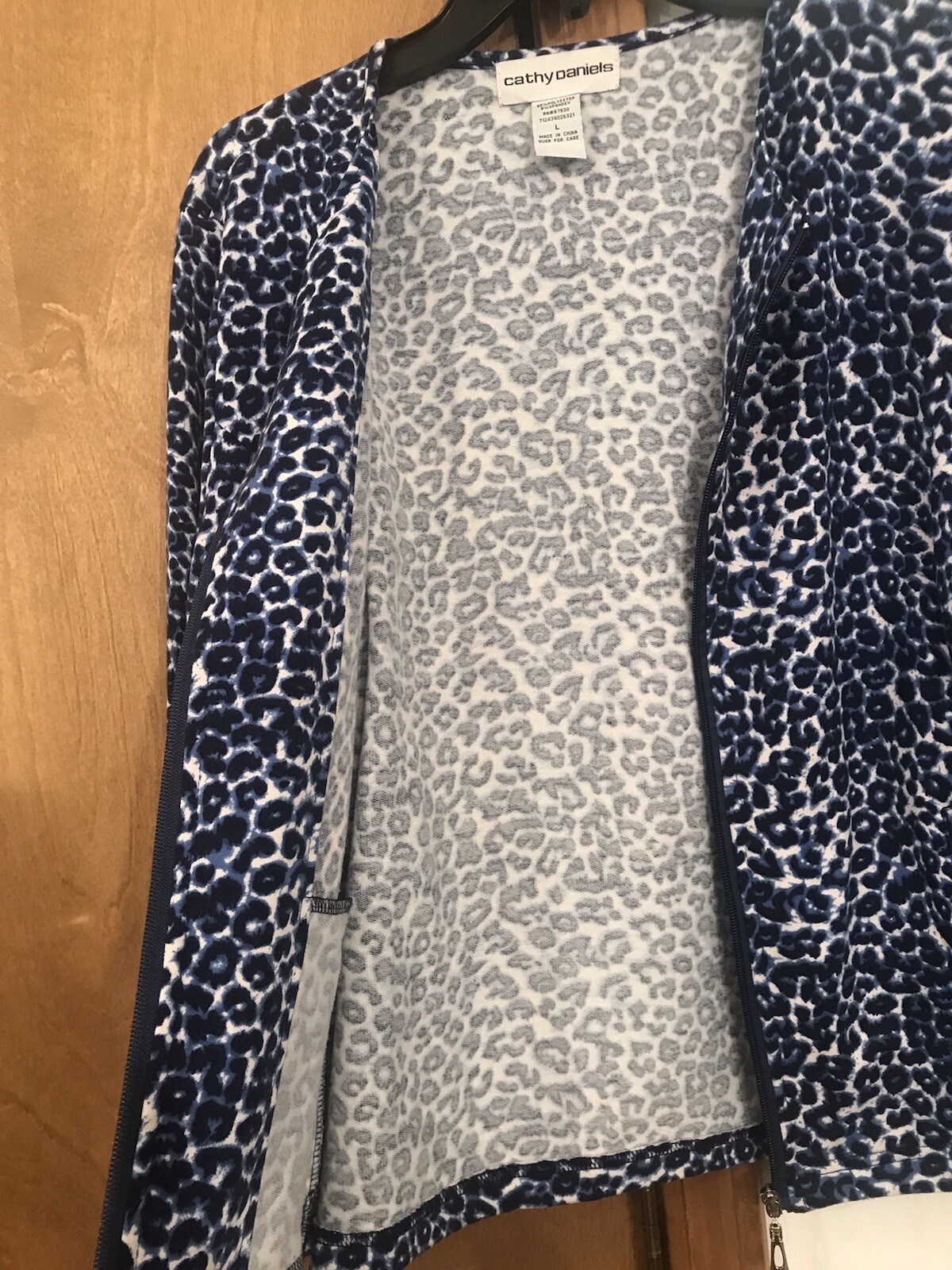 Cathy Daniels womens long sleeve zip up  jacket pockets Blue animal print Large