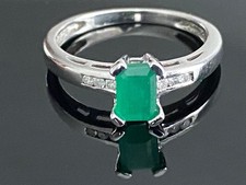 18ct Gold Natural Diamond Emerald Engagement Ring