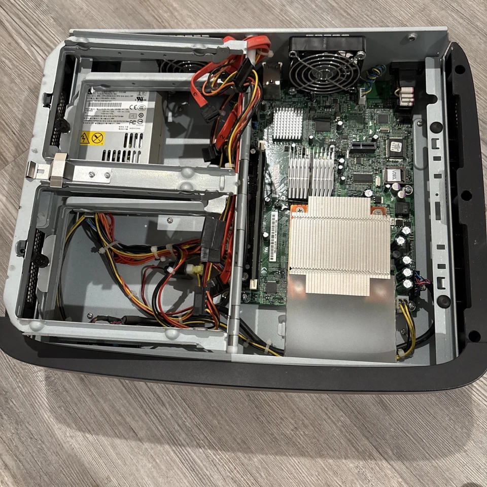 Intel SS4200-E Entry Storage System - Tested - Image 3 of 4