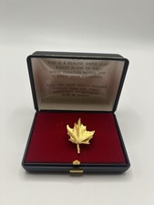 Maple Leaf 24 Carat Gold Encrusted Lapel Pin Brooch Vintage