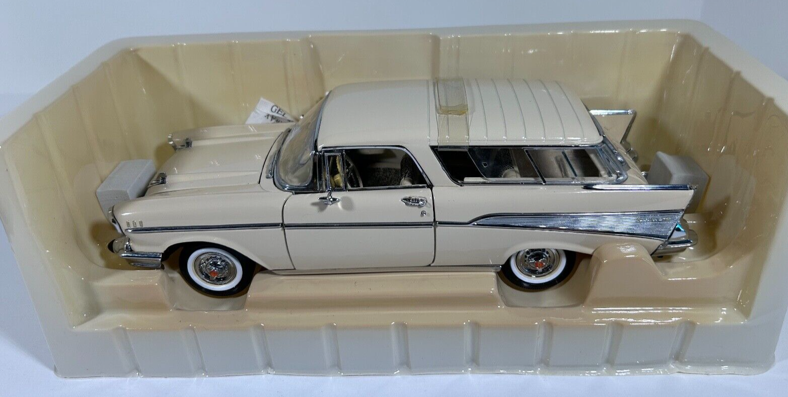 Crown Premiums NAPA 1957 Chevrolet Bel Air Nomad Wagon 124 Die Cast