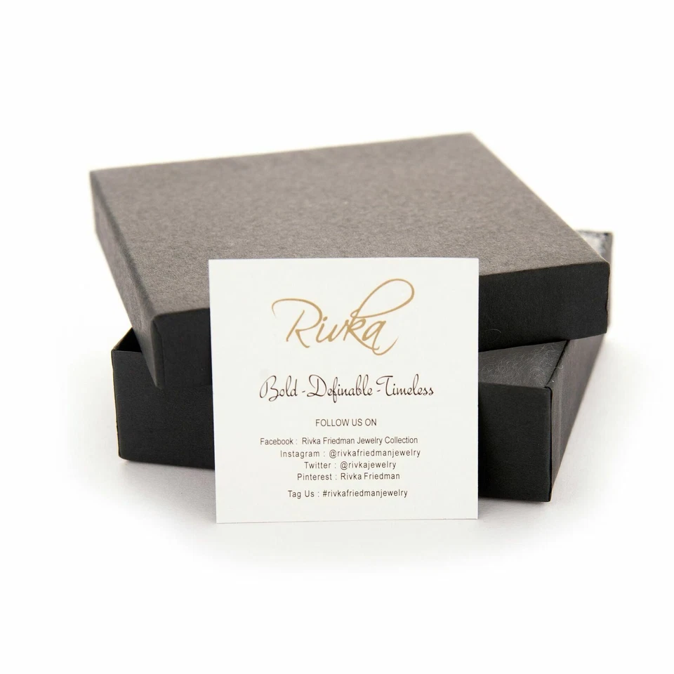 Aretes redondos satinados enchapados en oro rosa de 18 quilates Foto 2 de 2