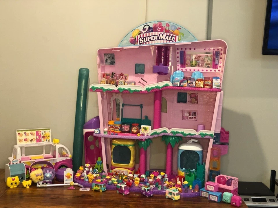 Massive Shopkins Shoppies Supermall Dollhouse Playset with 145 Pcs & Accessories - Image 2 of 4