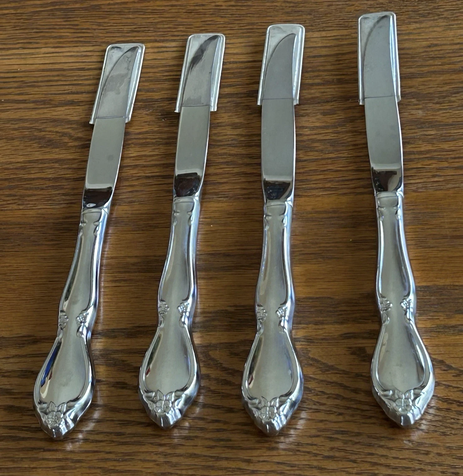 ONEIDA CHATELAINE SET OF 4 SERRATED STEAK KNIVES HOLLOW 2 SETS AVAILABLE