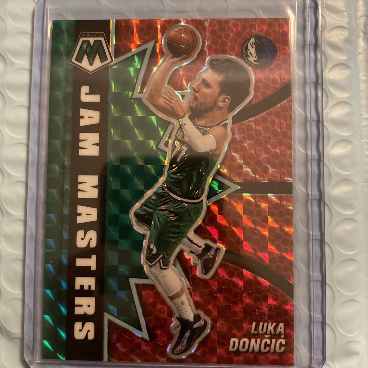 その他 2020 Luka Doncic #47 Green Mosaic Luka Doncic 2020 Mosaic #47 Genesis /(SSP) Price Guide