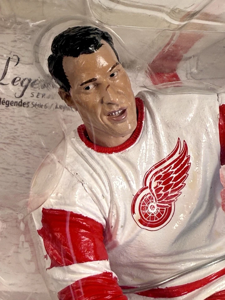 Gordie Howe Detroit Red Wings NHL Legends Series 6 McFarlane Figure NEW - Image 4 of 4