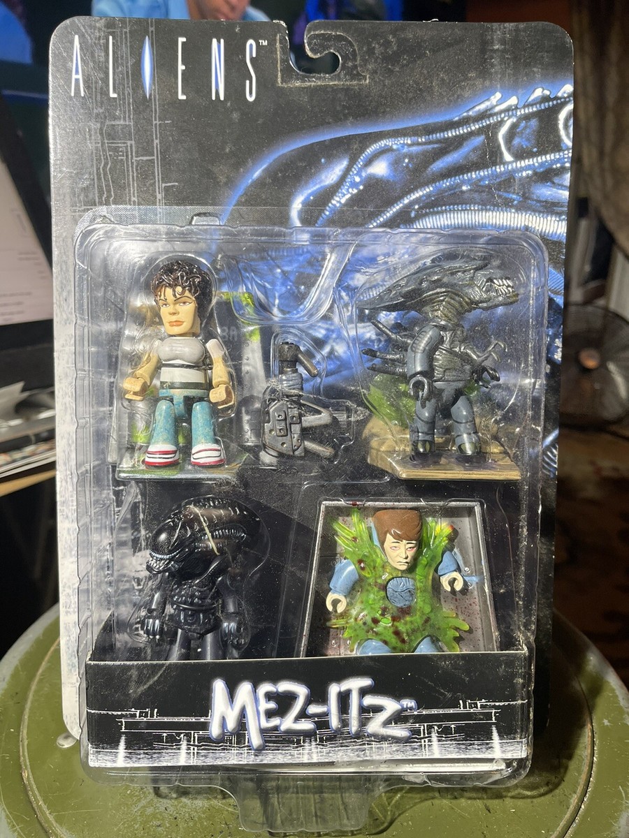 Mezco Toys ALIENS 80171 Mez-Itz Figure Set Sigourney Weaver 2004