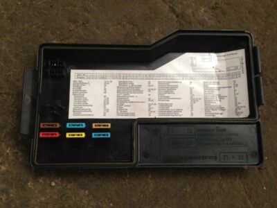 BMW 318ti Compact E36 3/CG (95-99) : Sicherungskastendeckel 61131387613
