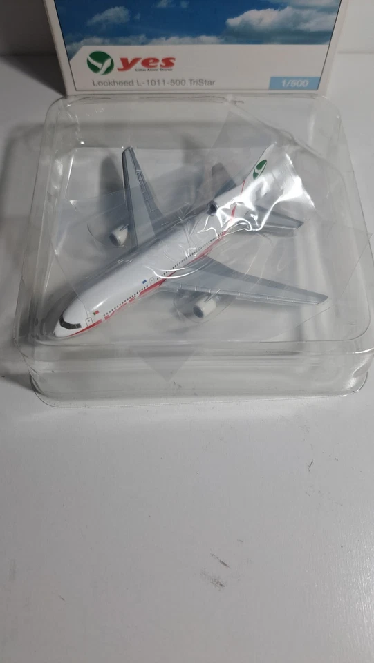 Herpa 513326 Lockheed L-1011-500 Tristar CS-TMX YES Portugal 1:500 - Imagen 3 de 4