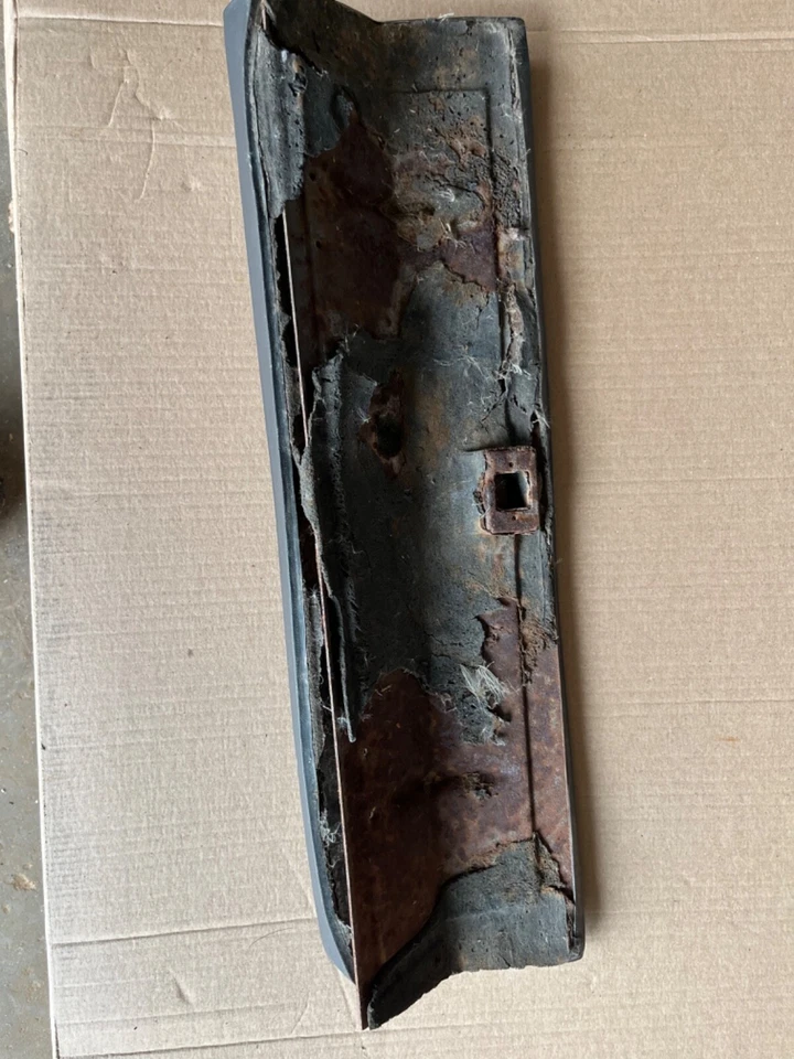 1968-69 Dodge Charger painel almofada caixa de luvas tampa/porta preta original de fábrica - Imagem 4 de 4