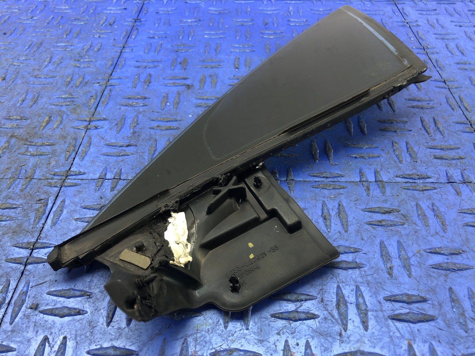 2006-2018 ASTON MARTIN VANTAGE V8 FRONT LEFT DOOR WINDOW GLASS VENT OEM 2007