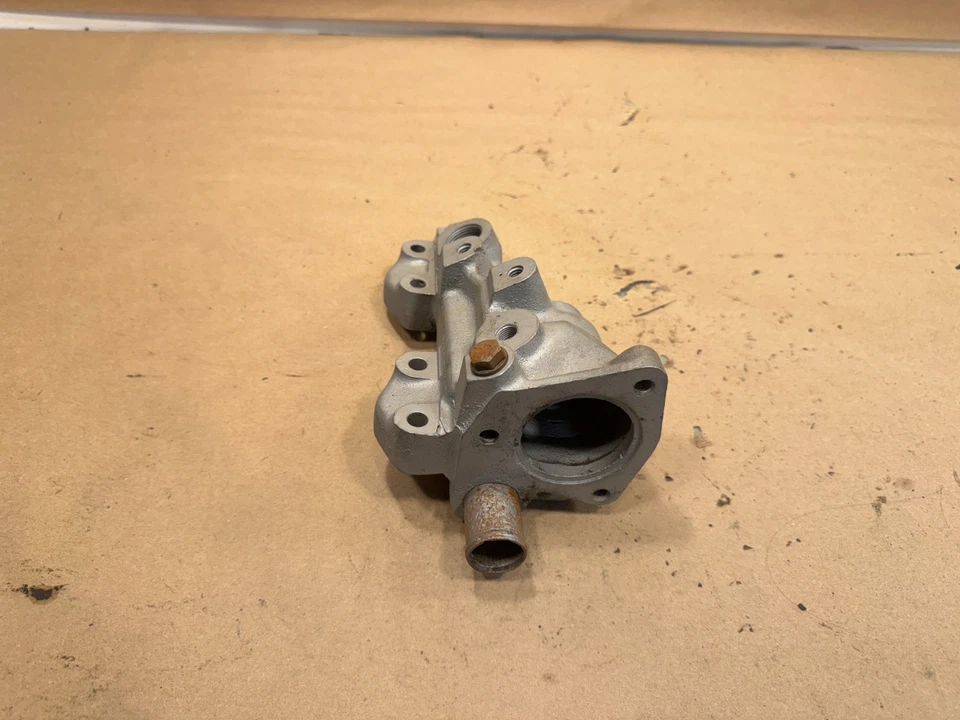 Jaguar Xjs Thermostat Coolant Enclosure OEM PN P42598E - Image 2 of 4