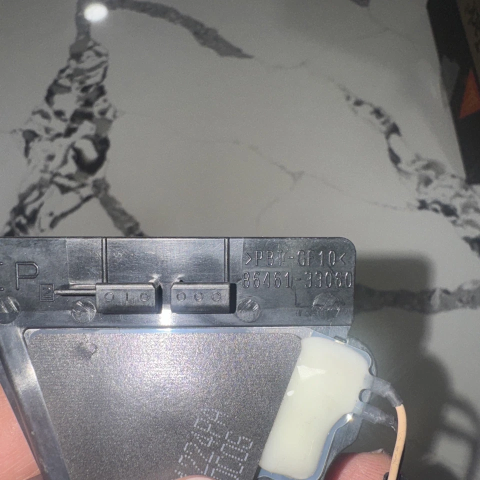 86461-33060 OEM Toyota ADAS heater hood forward facing camera ADAS LDWS used - Image 2 of 4