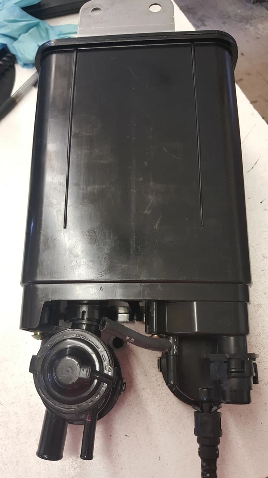 2000 2001 2003 2004 2005 TOYOTA MR2 SPYDER 1.8L VASILHA DE CARBONO 7774017051 FABRICANTE DE EQUIPAMENTO ORIGINAL - Imagem 2 de 4