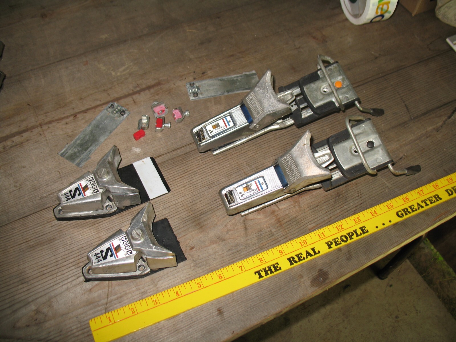 Attacchi sci neve vintage Salomon 444 cabina arredamento cottage