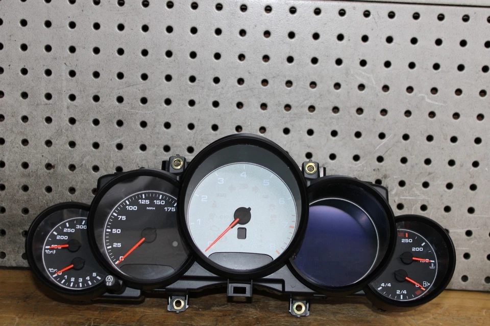 2013 PORSCHE CAYENNE S OEM SPEEDOMETER INSTRUMENT CLUSTER  7P5920901AP - Image 2 of 4