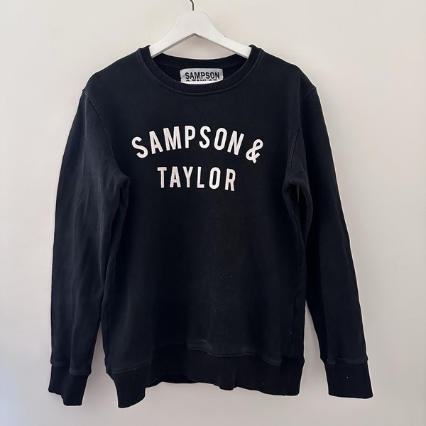 Sampson And Taylor Women’s Spellout Graphic Print Sweatshirt - Black Size Large 