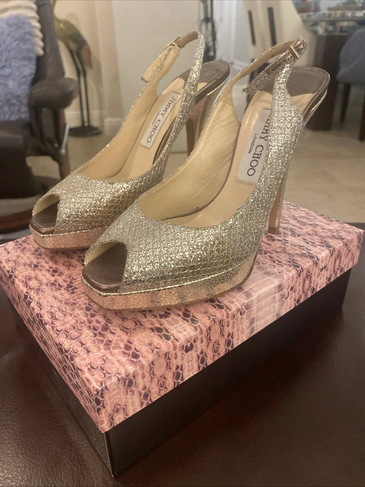 Zapatos de salón Jimmy Choo dorados con detalles brillantes punta abierta talla 36 con caja Foto 2 de 4