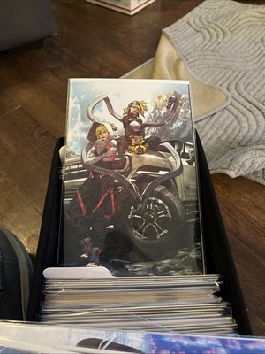 SPIDER-GWEN: SHADOW CLONES #1 Kael Ngu Exclusive Virgin Variant