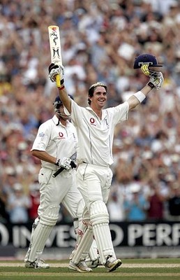 Kevin Pietersen of England celebrates his maiden test century duri- Old Photo 1