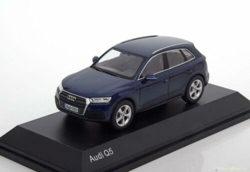 Audi Q5, Navarro Blue , 1/43, Spark Dealer Model - Afbeelding 1 van 3