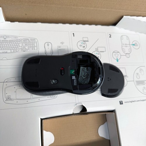 Logitech MK550 Wireless Wave Keyboard and Mouse Combo - Bild 9 von 13