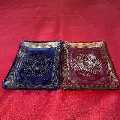 Glas Schmuck Tablett blau und rot einzigartige Designs. 12x8cms. 68g.