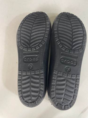 Zapatos planos de ballet Crocs negros para mujer talla 7 usados en excelente estado - Imagen 5 de 5