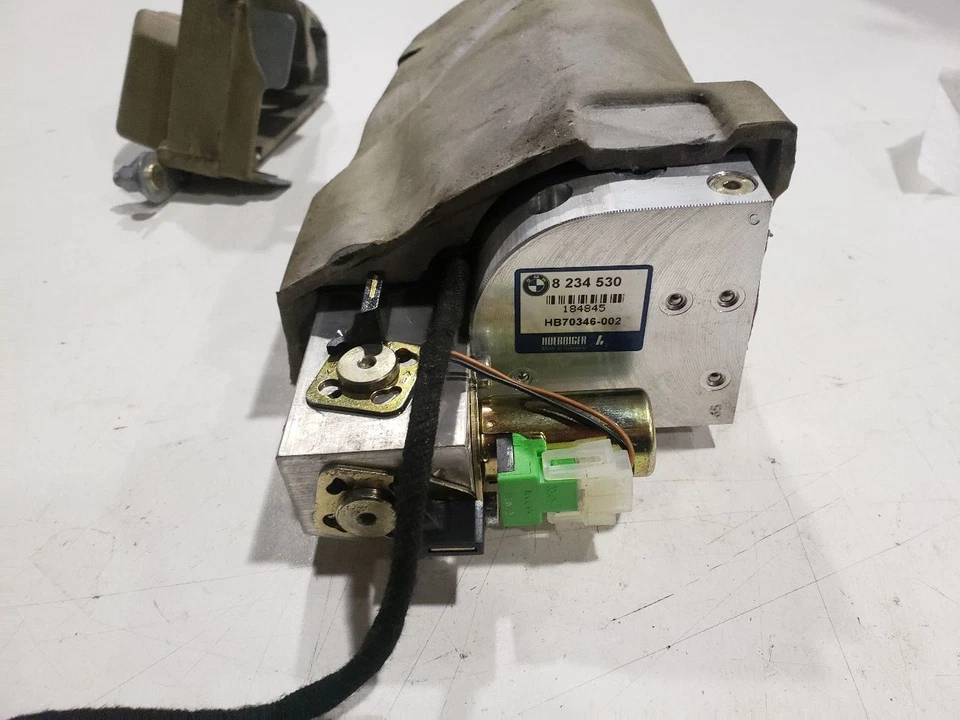 Convertible Top Pump Assembly - 2004 BMW 330Ci Conv E46 LCI - 01-06 OEM 8234530 - Image 3 of 4