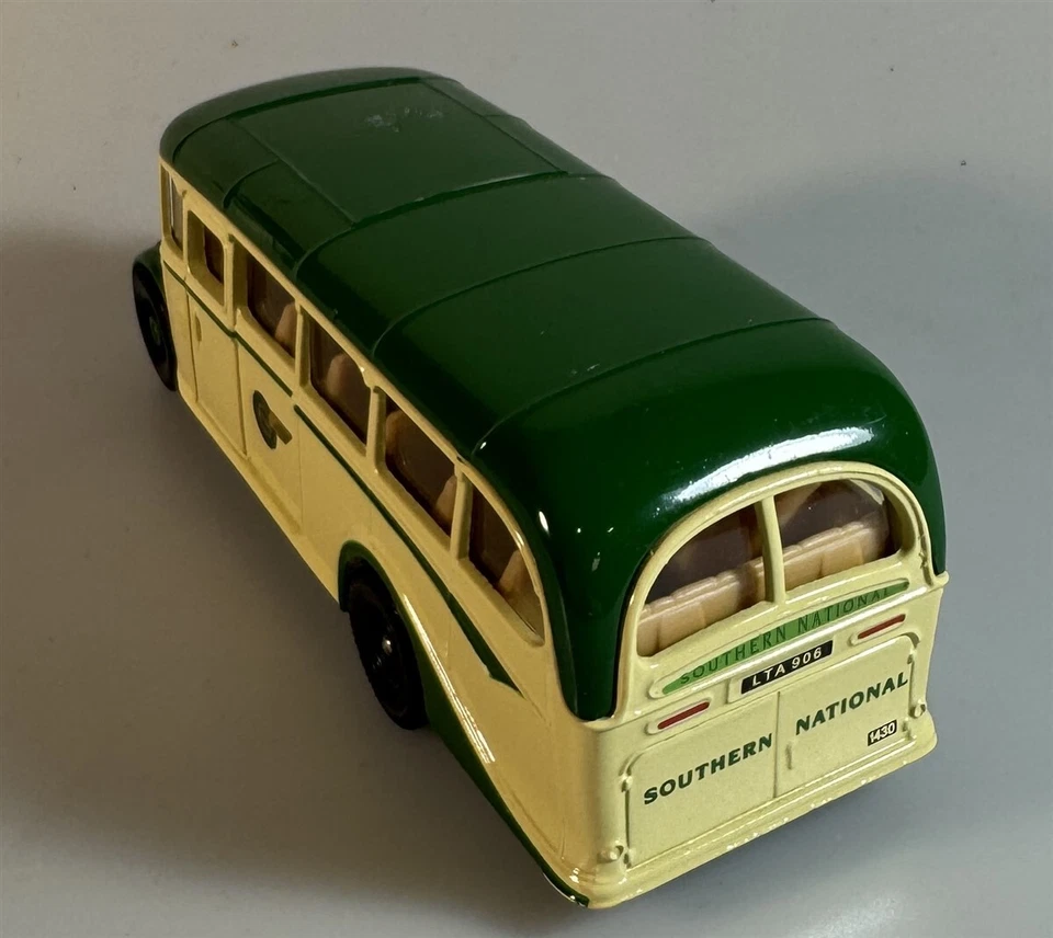 Corgi D949/24 Bedford OB Coach Southern National Edición Limitada con Caja Foto 2 de 4