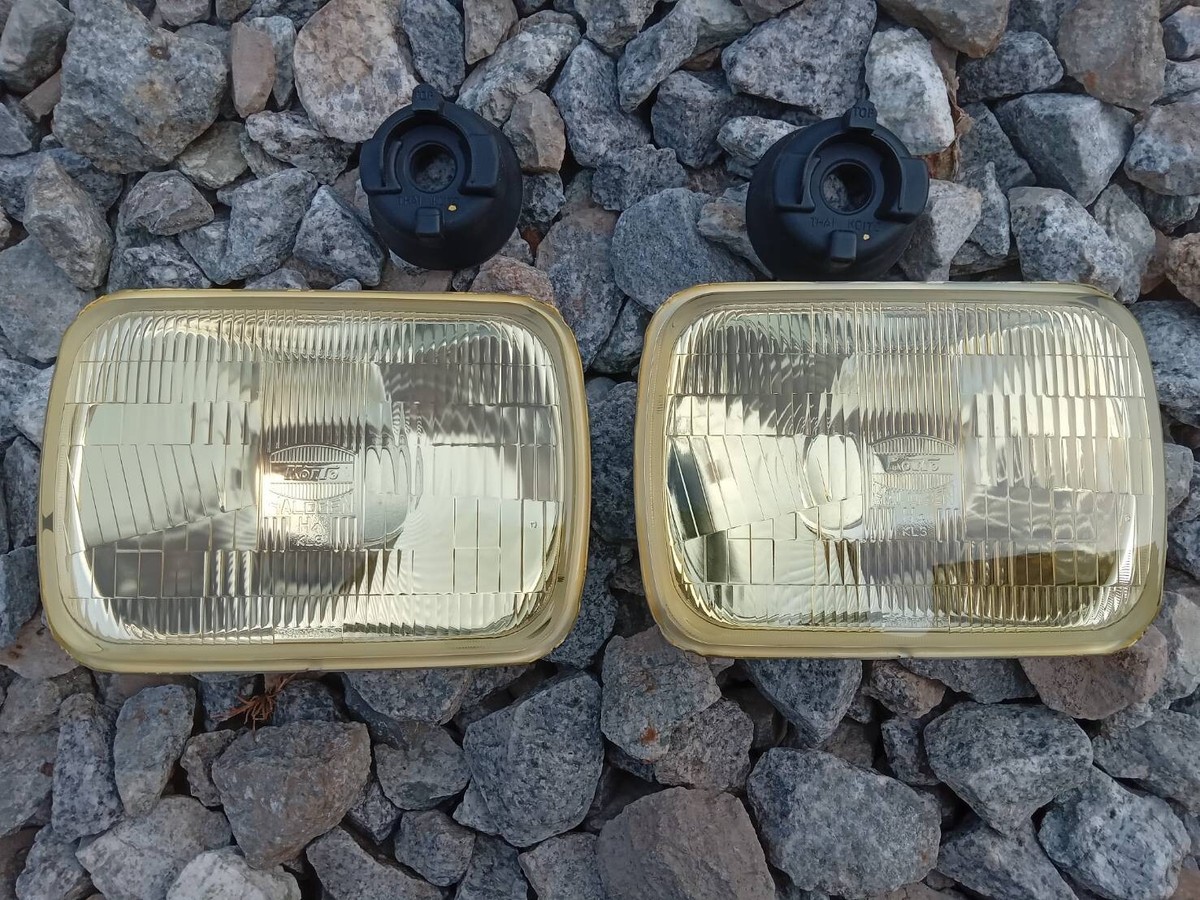 1Pair Yellow Color Koito H-4 HEAD LAMPS LIGHT RH - LH FOR TOYOTA