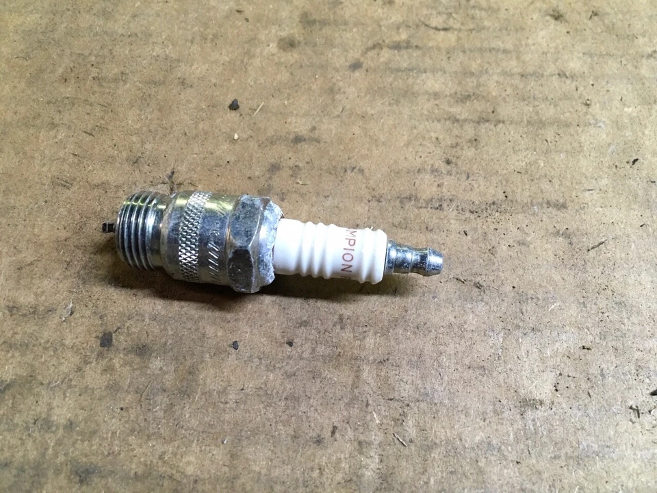 Nueva bujía Champion RF11YC22 Foto 4 de 4